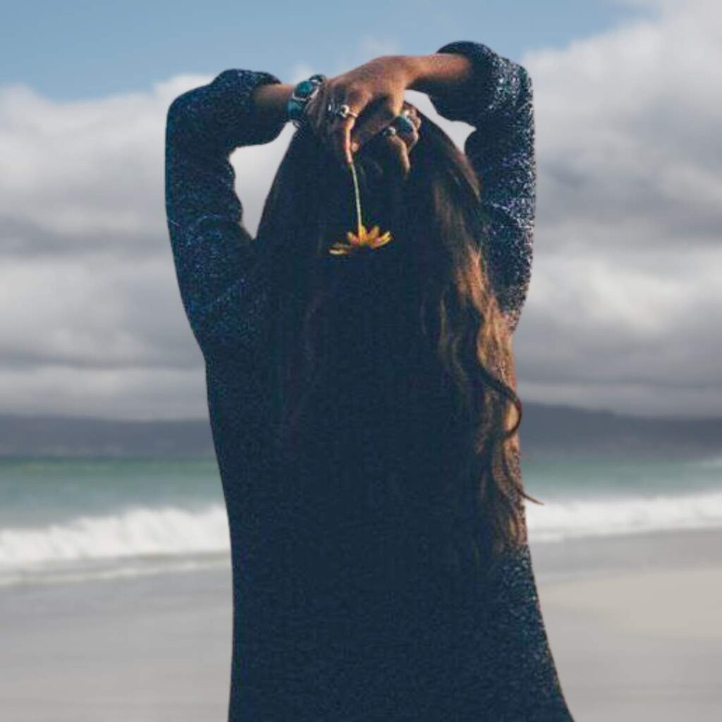  Broken Heart Alone Sad Girl DP