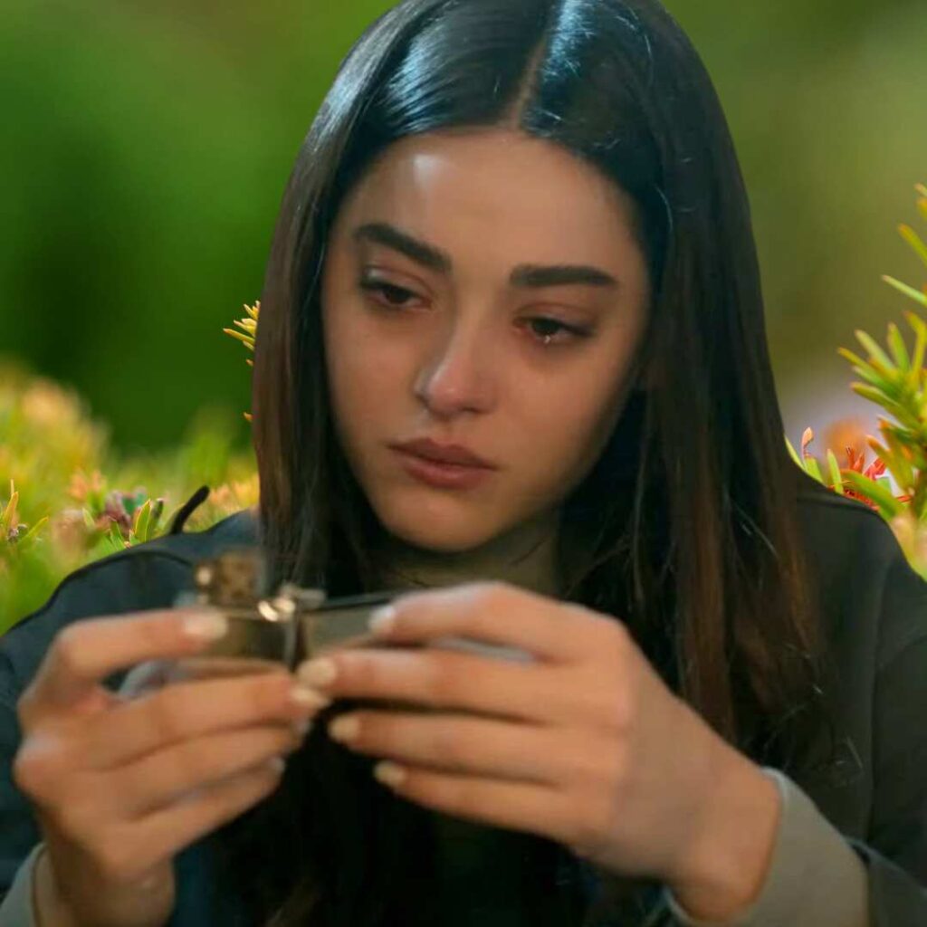 Broken Heart Depressed Sad Girl DP